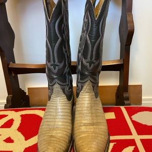 Tony Lama boots. Gray lizard with beautiful stitching on top. You will ❤️ these.